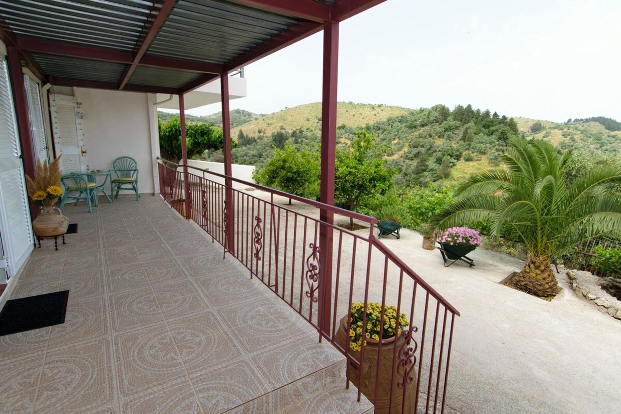 Aoria Traditional House With Stuning Mountain View Loulos エクステリア 写真